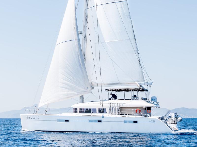 Book yachts online - catamaran - Lagoon 62 - 5 cabin version - Selene - rent