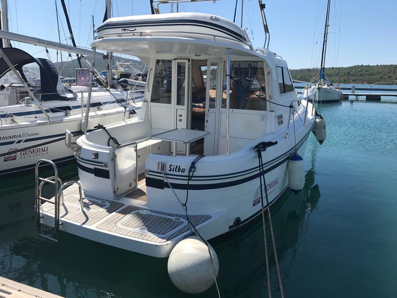 Book yachts online - motorboat - Adria 1002 - Silba - rent
