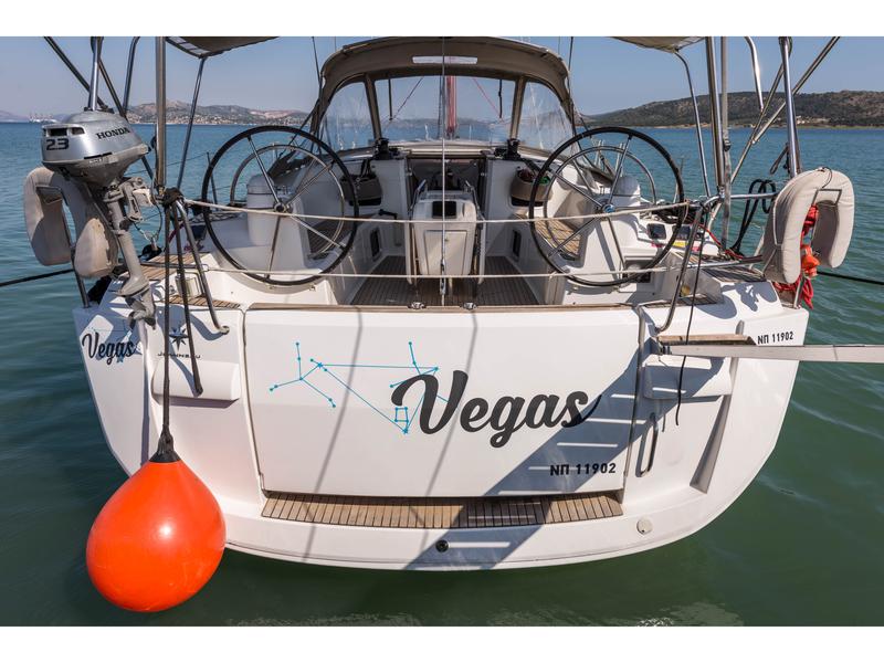 Book yachts online - sailboat - Jeanneau Sun Odyssey 469 - Vega - rent