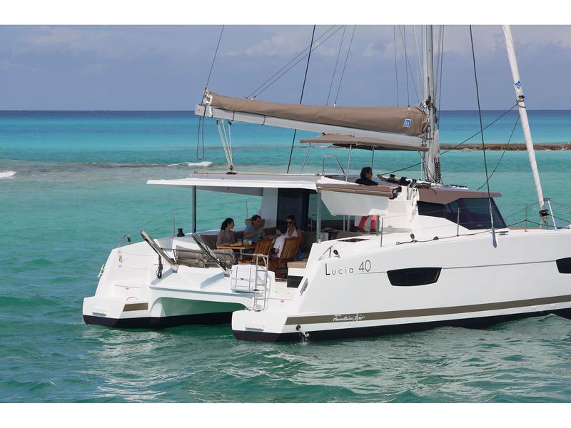Book yachts online - catamaran - Lucia 40 (4cab./4 hds) - Lucia's Dream - rent