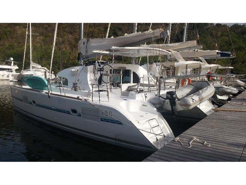 Book yachts online - catamaran - Lagoon 380 S2 - Manuela - rent