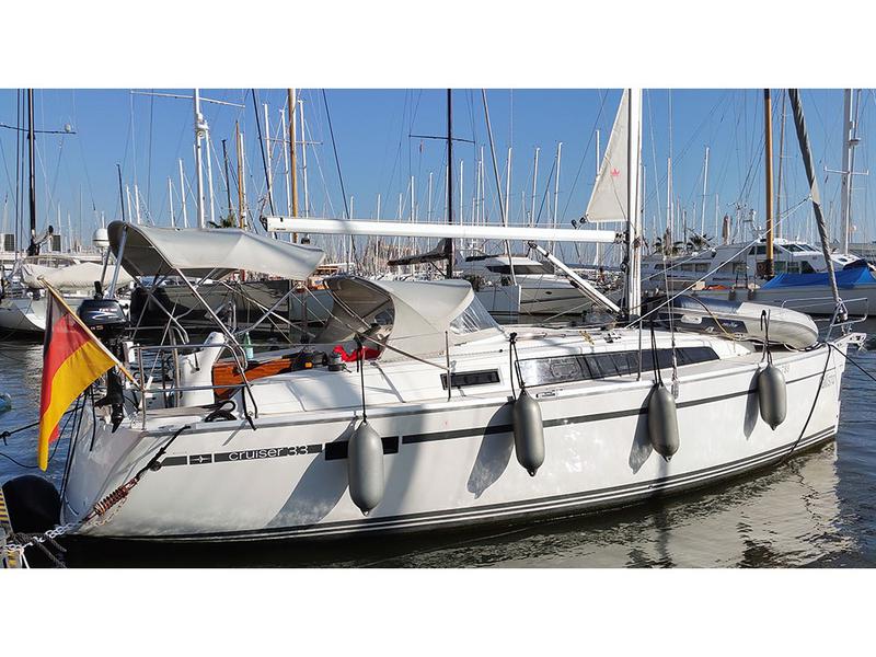Book yachts online - sailboat - Bavaria Cruiser 33 - Callisto  - rent
