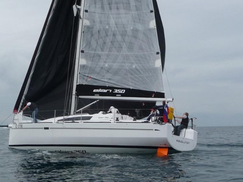 Book yachts online - sailboat - Elan 350 Performance - Papa - rent