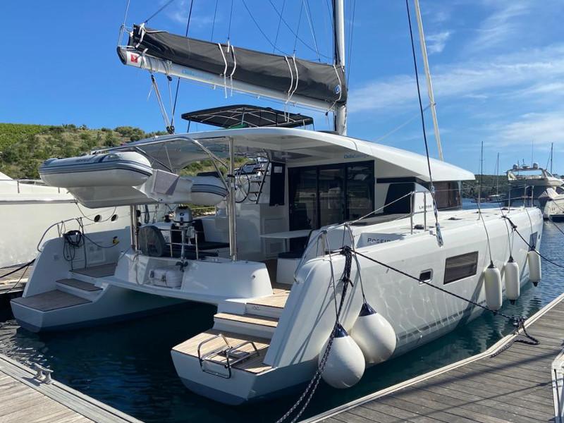 Book yachts online - catamaran - Lagoon 42 - POSEIDON new 2021+AC+G - rent