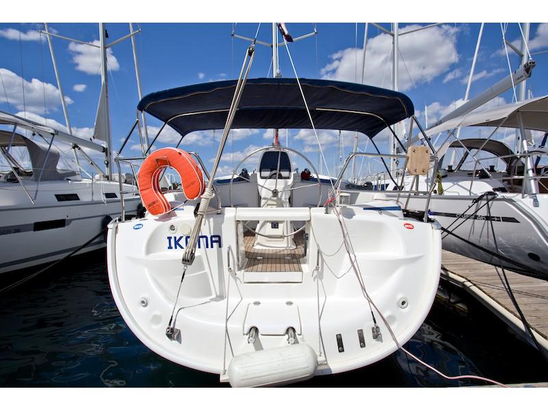 Book yachts online - sailboat - Bavaria 37 Cruiser - Ikona - rent