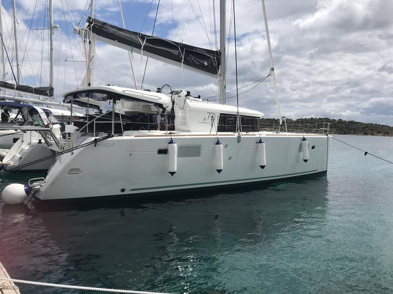 Book yachts online - catamaran - Lagoon 450F - Rigel Kentaurus (TOR) - rent