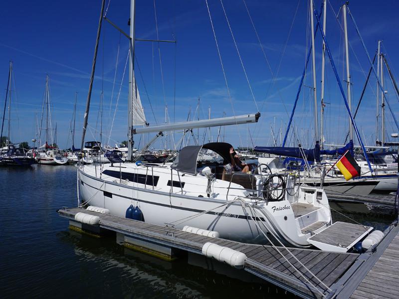 Book yachts online - sailboat - Bavaria Cruiser 37 - Faischee - rent