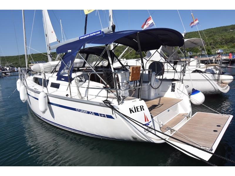 Book yachts online - sailboat - Bavaria Cruiser 34 - KIER - rent