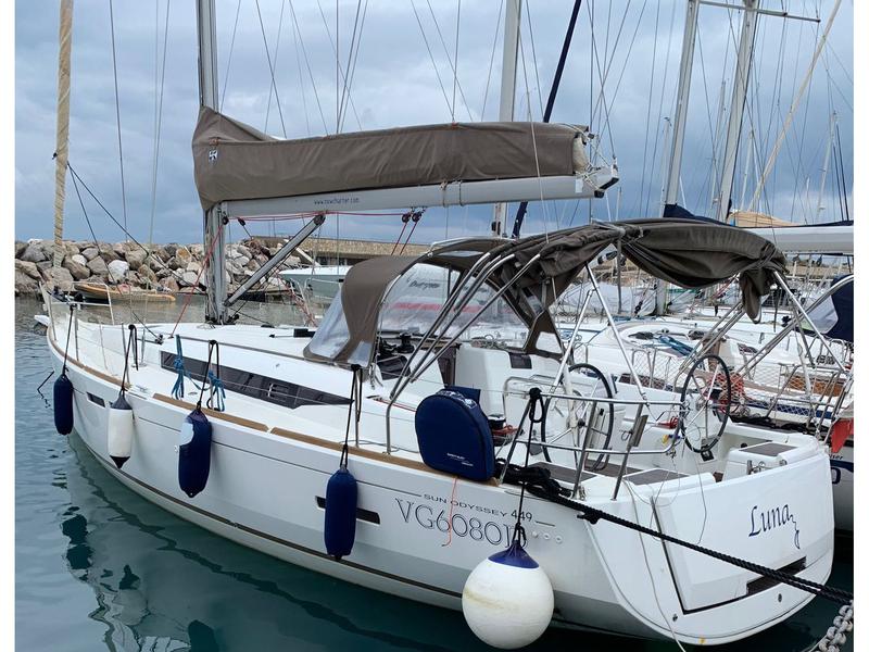 Book yachts online - sailboat - Sun Odyssey 449 - Luna  - rent