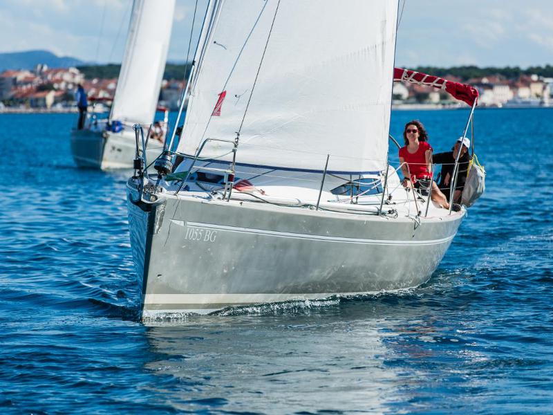 Book yachts online - sailboat - Elan 340 - Charlie (Mainsail 2015, Genoa 2013) - rent