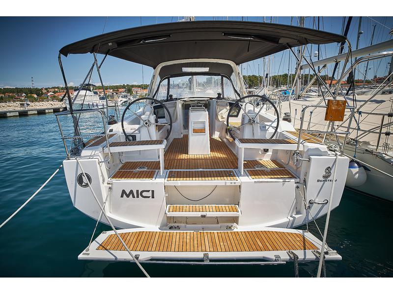 Book yachts online - sailboat - Oceanis 38.1 - Mici - rent