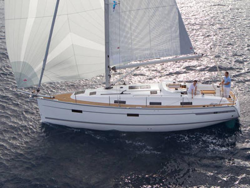 Book yachts online - sailboat - Bavaria Cruiser 36 - Playmate - rent