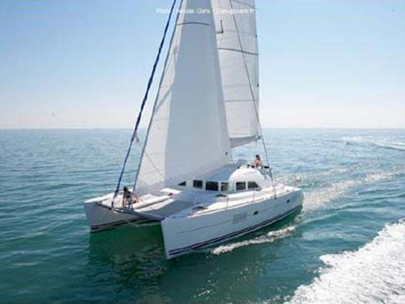 Book yachts online - catamaran - Lagoon 380 - Picasso - rent