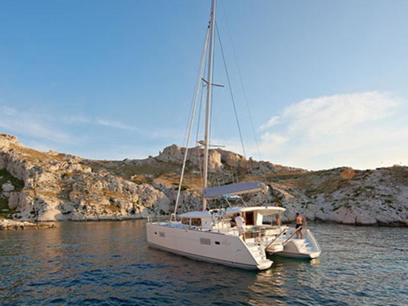 Book yachts online - catamaran - Lagoon 400 S2 - Victor IV - rent