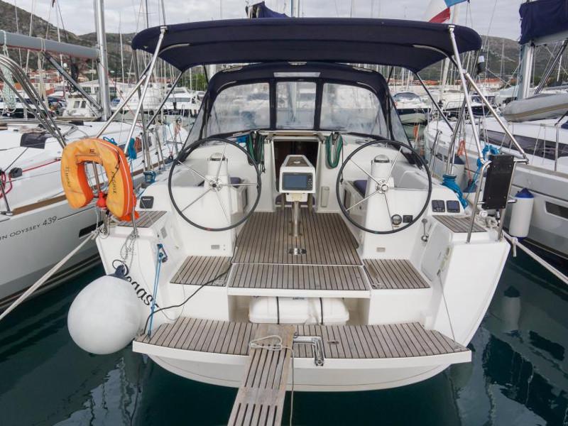 Book yachts online - sailboat - Dufour 380 - Pegase - rent