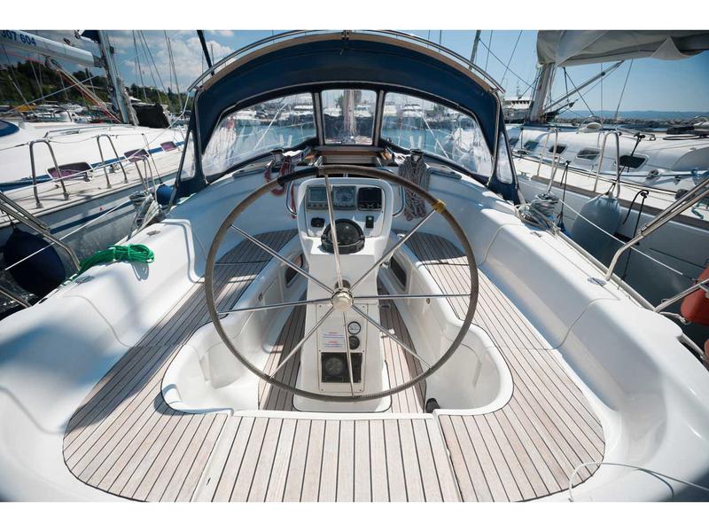 Book yachts online - sailboat - Bavaria 38 Cruiser - Meander - rent