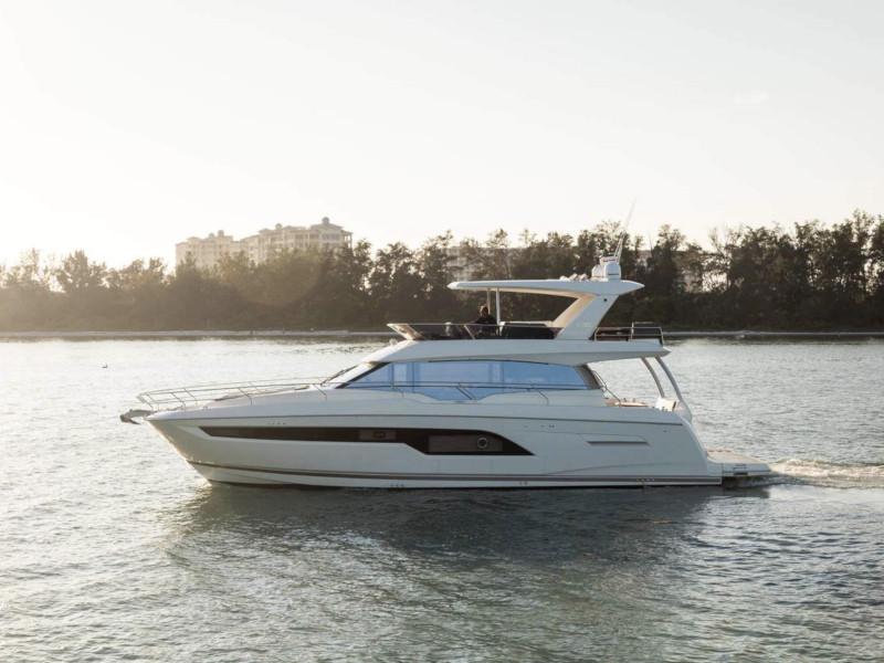 Book yachts online - motorboat - Prestige 630 Fly - Mavi Mar - rent