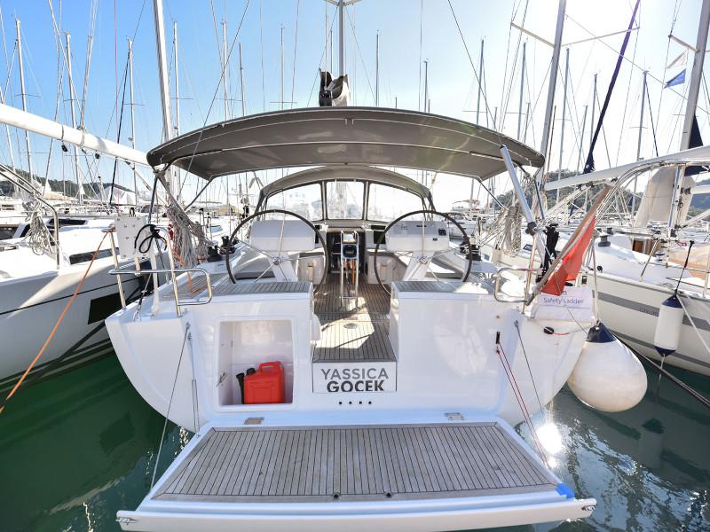 Book yachts online - sailboat - Hanse 458 - YASSICA - rent