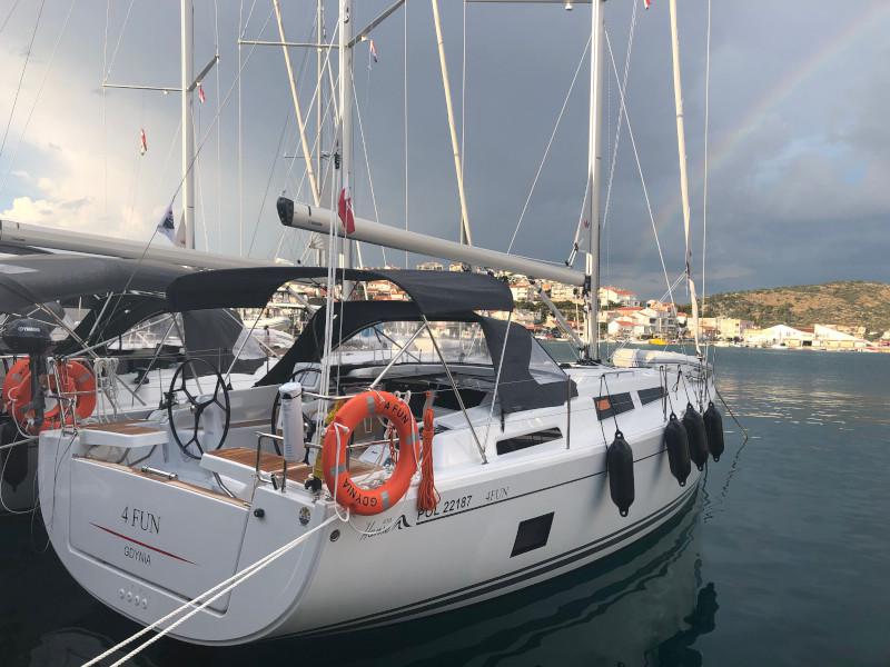 Book yachts online - sailboat - Hanse 418 - 4FUN - rent
