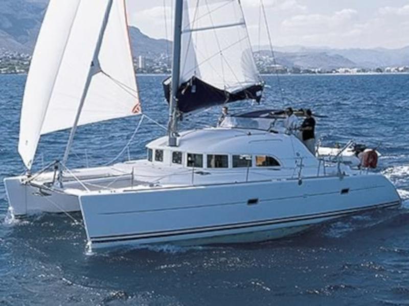 Book yachts online - catamaran - Lagoon 38 - La Mouette - rent