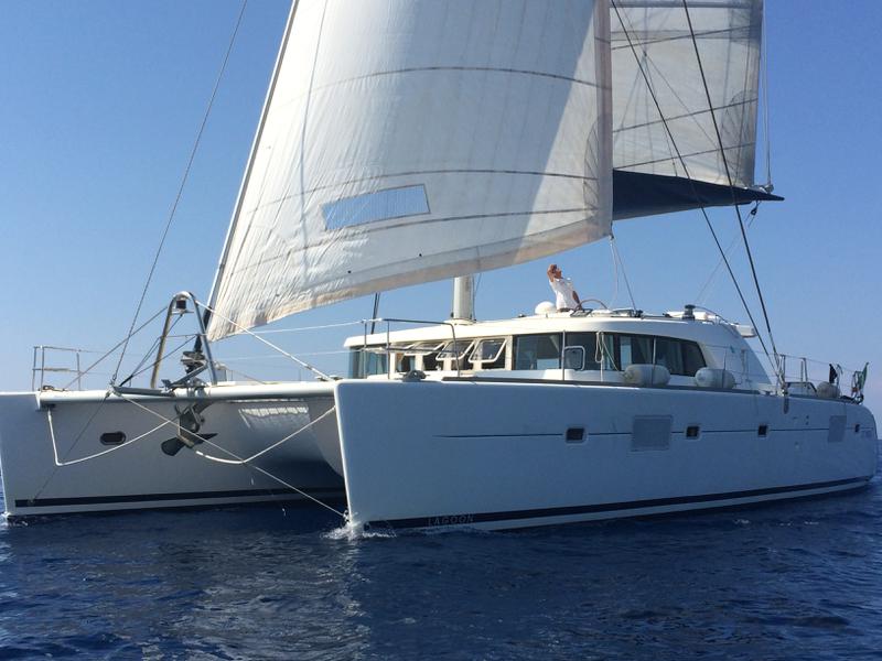 Book yachts online - catamaran - L500 - Azeta 1  - rent