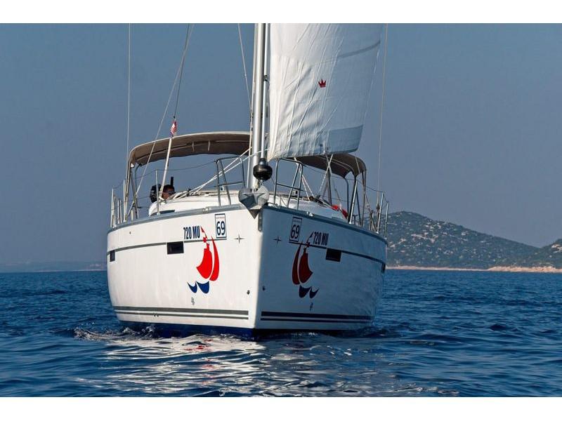 Book yachts online - sailboat - Bavaria Cruiser 41 - MH 57 - rent