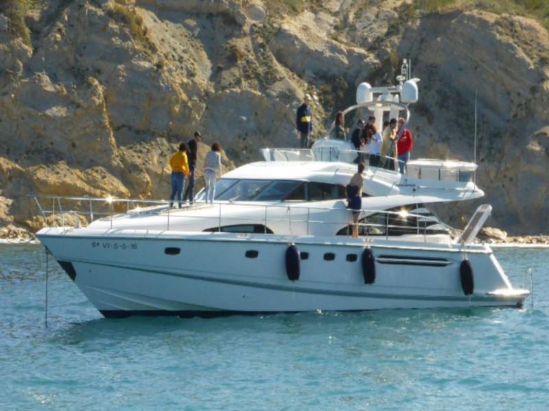 Book yachts online - motorboat - Fairline Squadron 58 - Vagabundo - rent