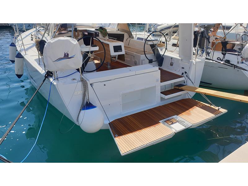 Book yachts online - sailboat - Dufour 430 Grand Large - Lento - rent