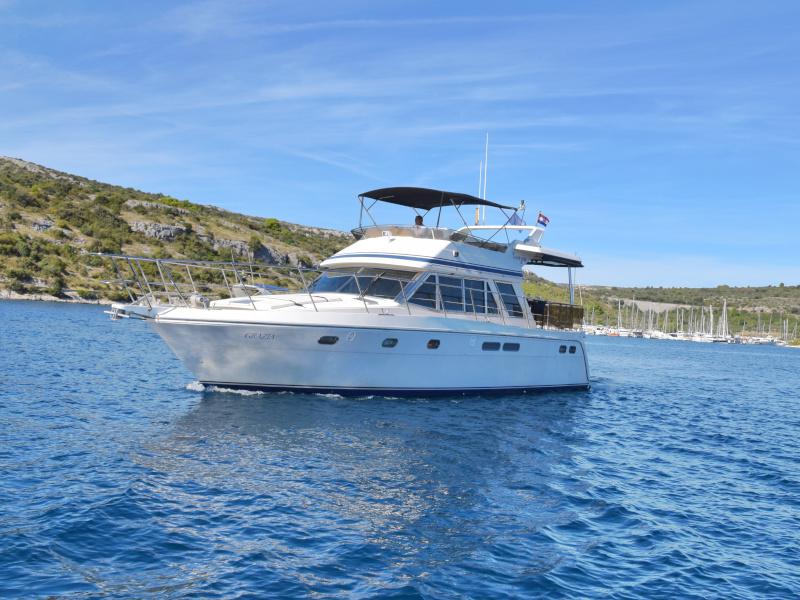 Book yachts online - motorboat - Yaretti 1570 Heck - Grazia - rent