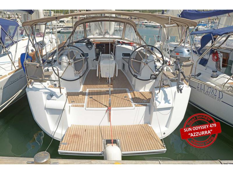 Book yachts online - sailboat - Sun Odyssey 479 - Azzurra -  Solar Panel - rent