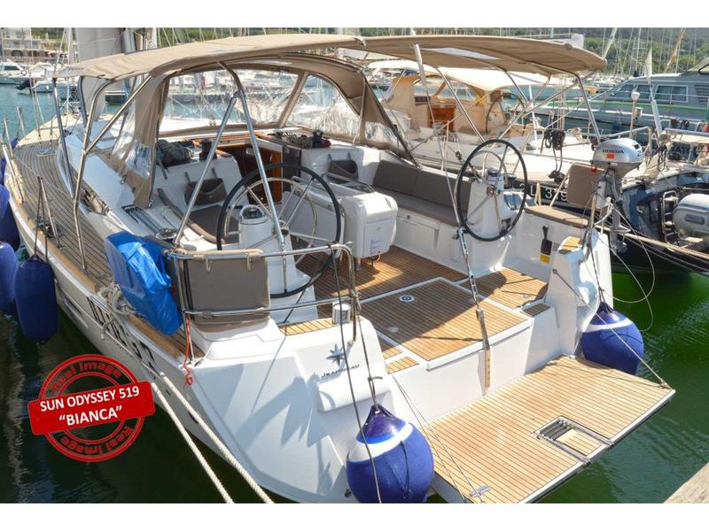 Book yachts online - sailboat - Sun Odyssey 519 - Bianca - Water maker, Solar Panel - rent