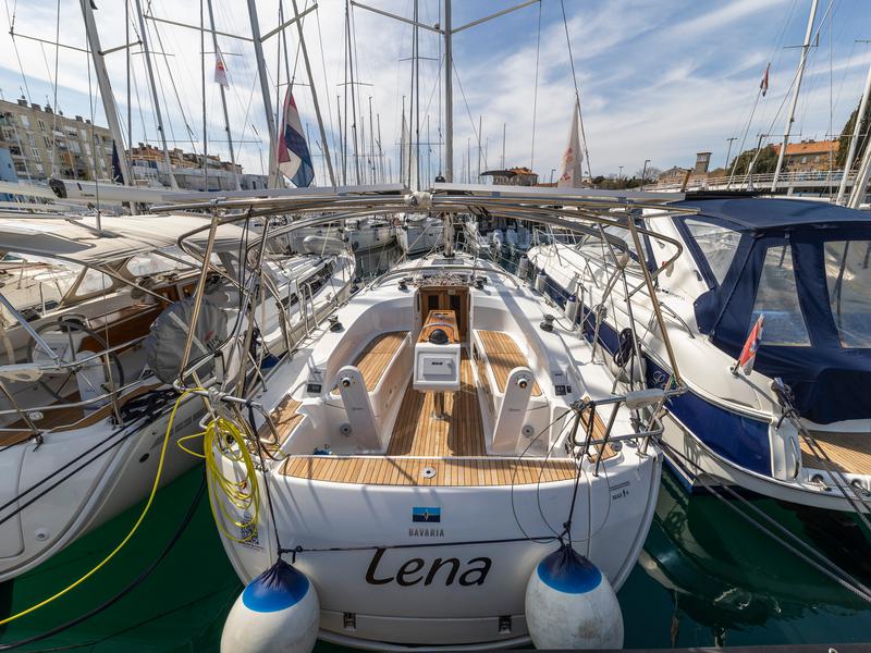 Book yachts online - sailboat - Bavaria Cruiser 34 Style - Lena - rent