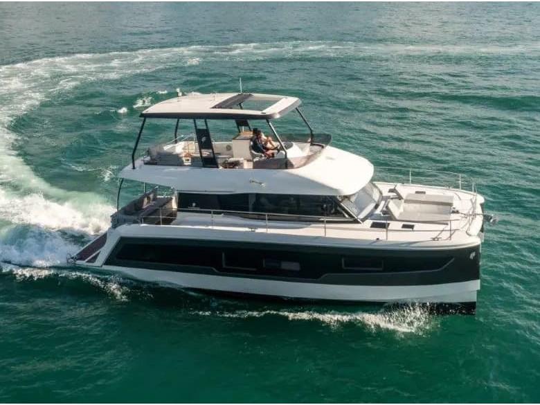 Book yachts online - motorboat - Fountaine Pajot M/Y 40 - BELUGA - rent