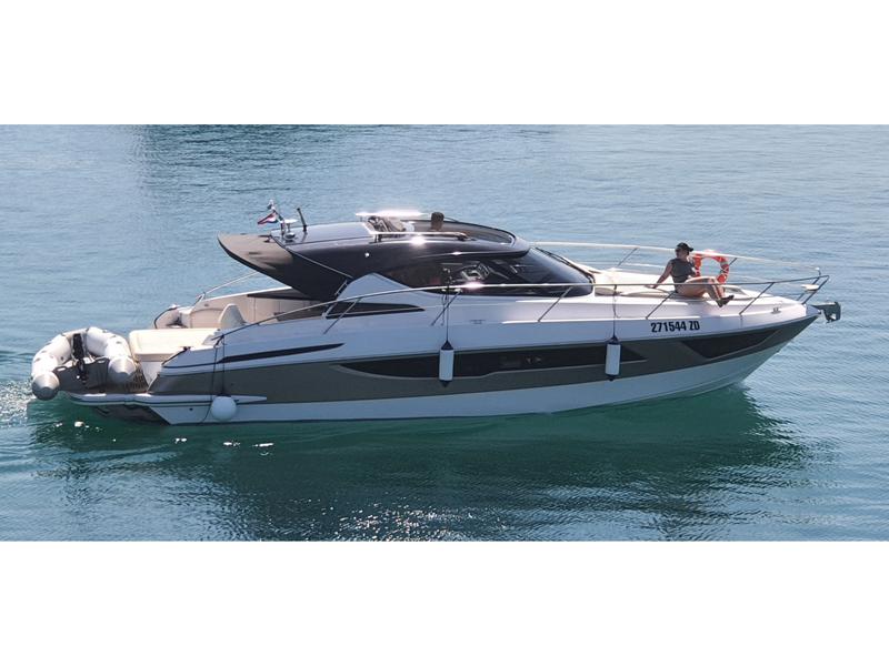 Book yachts online - motorboat - Focus Power 36 Hard Top - FOCUS - rent