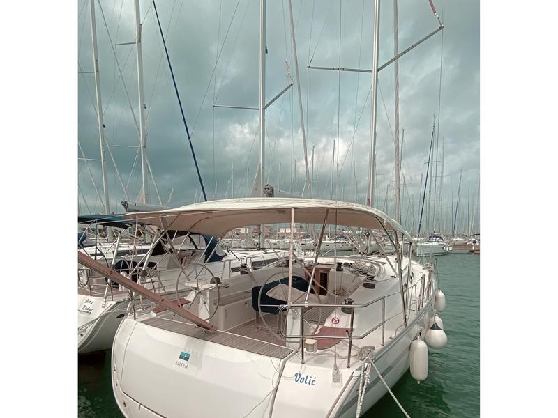 Book yachts online - sailboat - Bavaria Cruiser 45 - Volić - rent