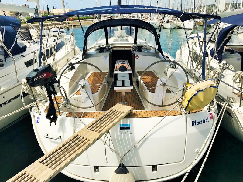 Book yachts online - sailboat - Bavaria Cruiser 37 - Maestral - rent