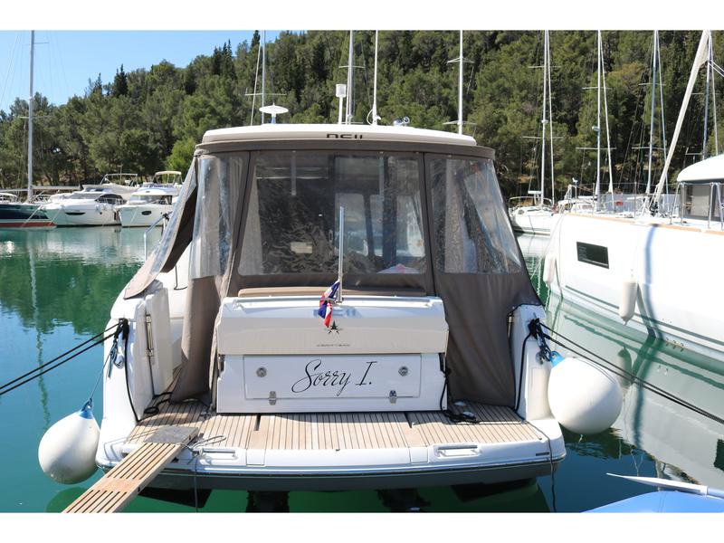 Book yachts online - motorboat - Jeanneau NC-11 Ownerversion - SORRY I - rent