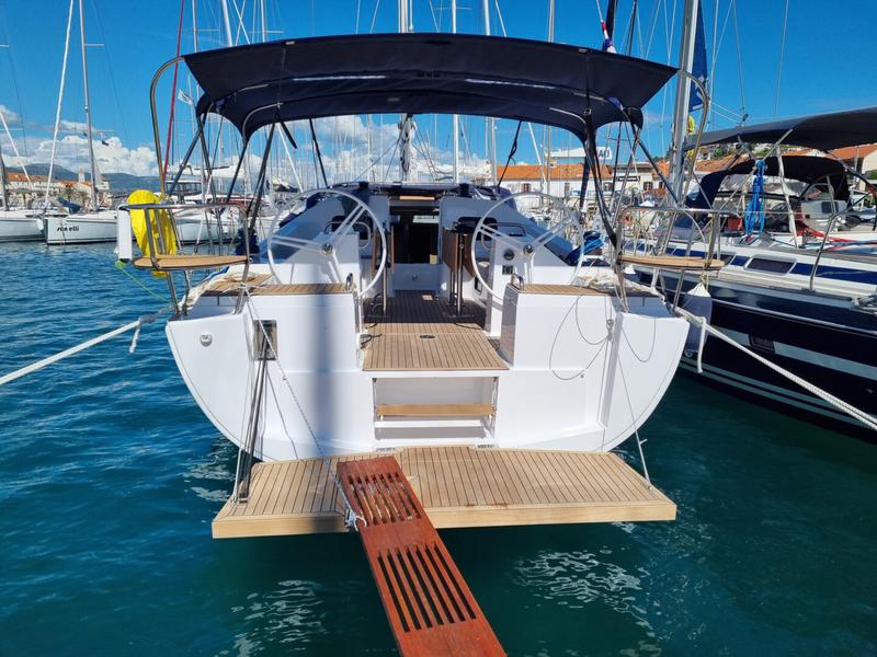 Book yachts online - sailboat - Elan Impression 45 - Sokol - rent