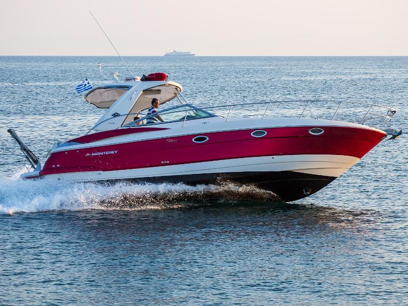 Book yachts online - motorboat - Monterey 375 SY - Red Dragon - rent