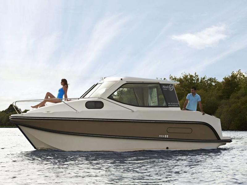 Book yachts online - motorboat - Sedan Primo - SEYRE FR - rent