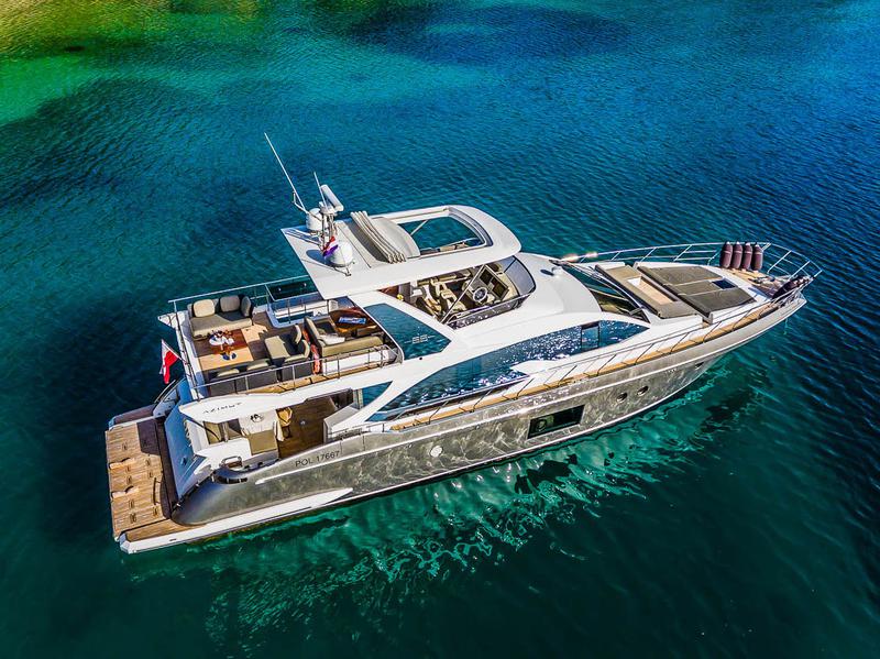Book yachts online - motorboat - Azimut 66 - Karat II - rent