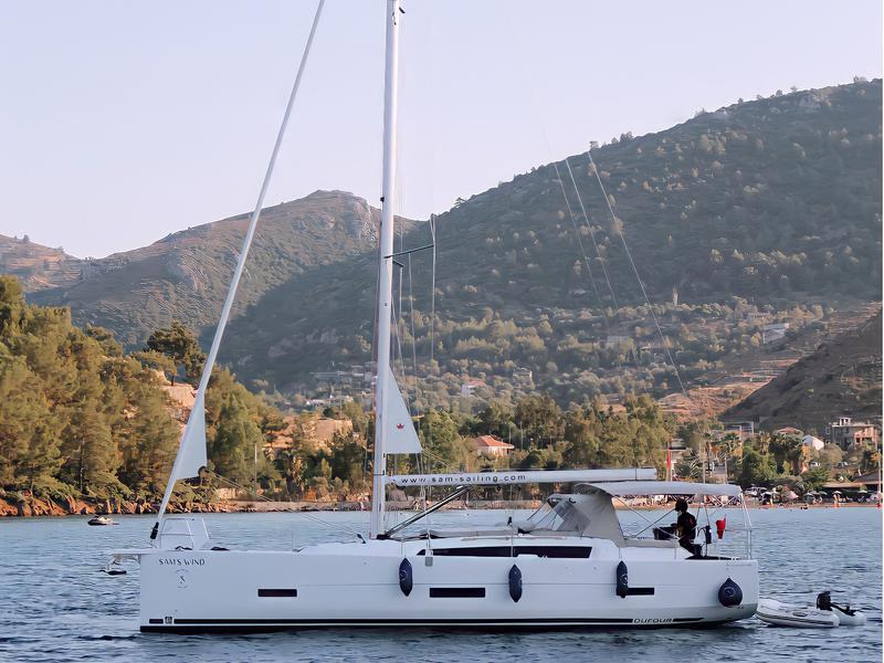 Book yachts online - sailboat - Dufour 430 - SAM'S WIND - rent