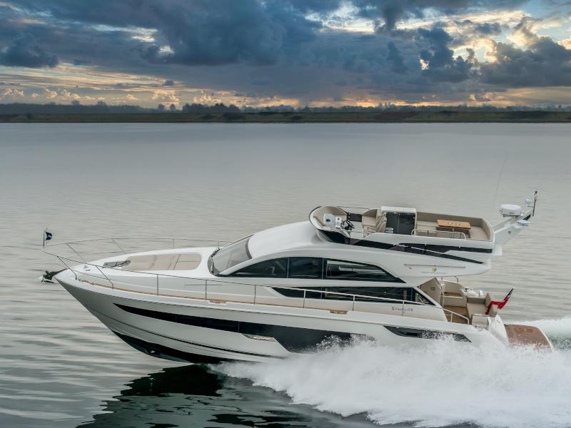 Book yachts online - motorboat - Fairline Squadron 50 - Lady Noble - rent