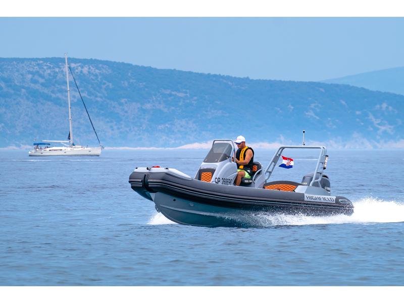 Book yachts online - motorboat - Highfield Sport 560 - no name - rent