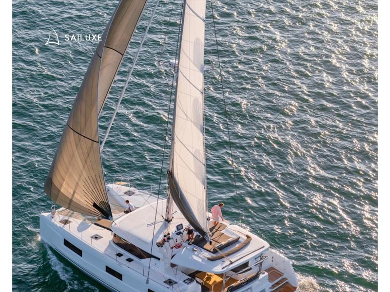 Book yachts online - catamaran - Lagoon 46* - SAILUXE - Twenty Cent - rent