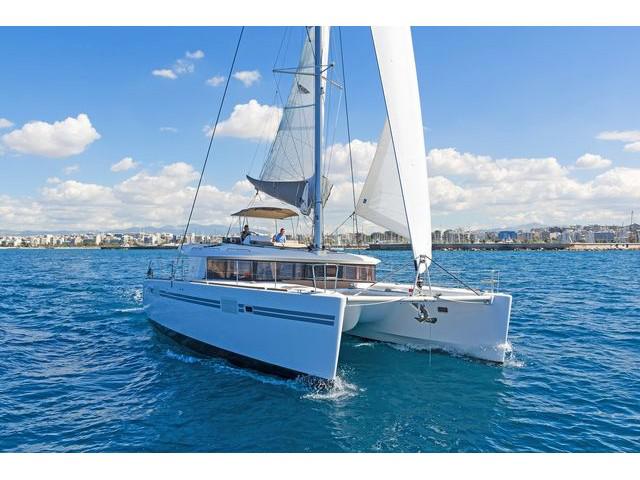 Book yachts online - catamaran - Lagoon 450 Fly A/C &amp; GEN - MARIA - rent