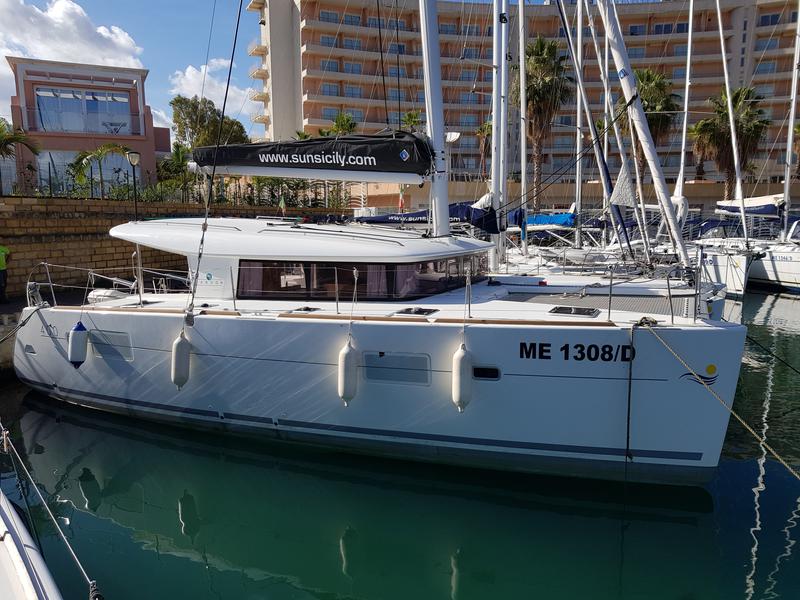 Book yachts online - catamaran - Lagoon 400 S2 - Senza Tempo - rent