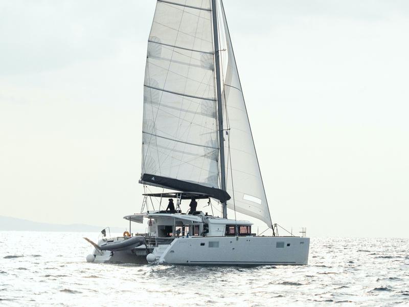 Book yachts online - catamaran - Lagoon 450  Flybridge - Myrto | A/C, Gen, Watermaker, 12 pax - rent
