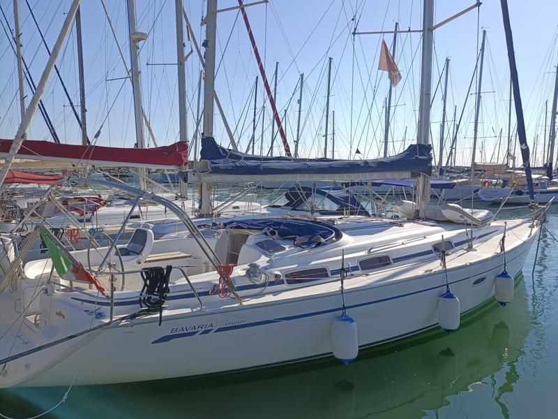 Book yachts online - sailboat - Bavaria 37 - Eagle Ray - rent