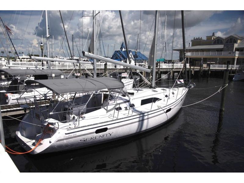Book yachts online - sailboat - Catalina 45 - Serenity - rent